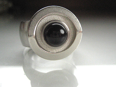 2mm Zylinder mit Edelstein zur Auswahl