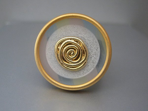 4mm Top / Köpfchen mit goldfarbener Spirale